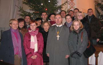 Członkowie FDIM z Biskupem, grudzień 2003