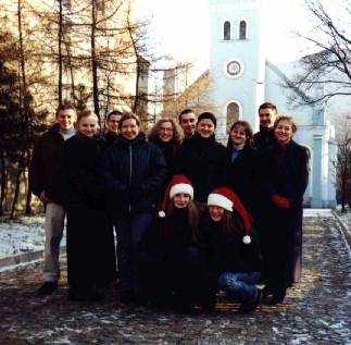 Uczestnicy po jednym z pierwszych spotka w zimow niedziele 2002